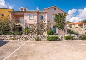 Cozy Apartment In Cizici