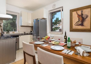 Cozy apartment in Veli Losinj with WiFi