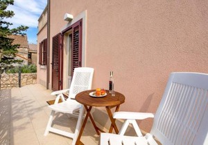Cozy Apartment In Veli Losinj With Wifi