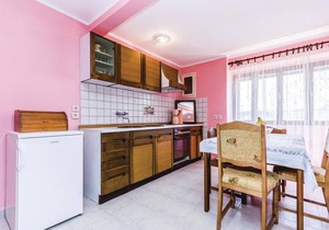 Cozy apartment in Vrsar with kitchen