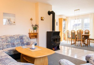Cozy apartment with balcony at Ahornweg 16 in Kellenhusen