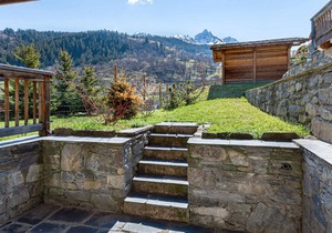 Cozy Chalet with Garden, Near Ski Lifts and Free Bus