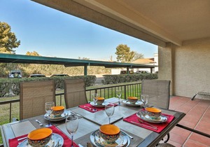 Cozy Condo with Balcony - Walk to Salt River Fields!