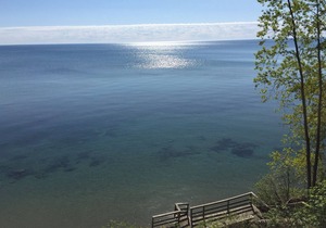 Cozy Cottage #4 overlooking beautiful Lake Huron