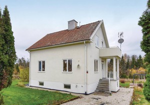 Cozy home in åsensbruk with kitchen
