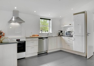 Cozy home in Bogø By with WiFi