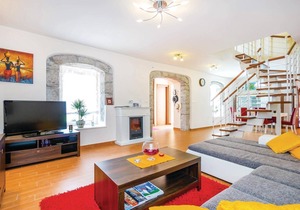 Cozy home in Bregi with WiFi