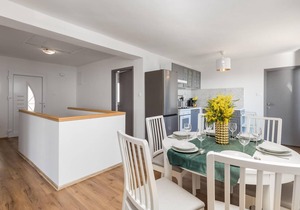 Cozy home in Bregi with WiFi