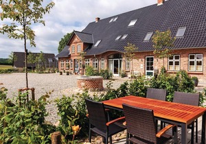 Cozy home in Gammelby with sauna