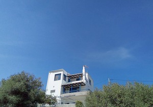 Cozy home in Keratea with WiFi