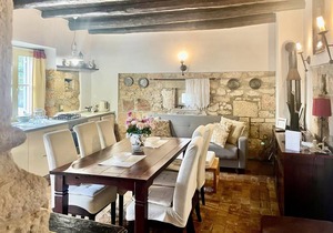 Cozy home in Pomer with WiFi