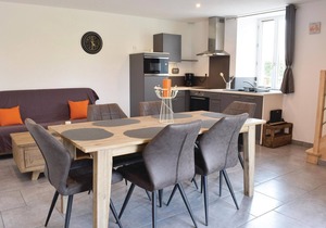 Cozy home in Sainteny with kitchen