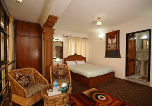 Cozy Luxury Double Room - Manohara Pvt Ltd