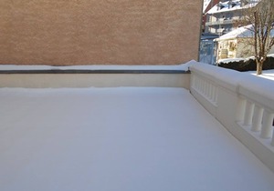 Cozy T2 apt with terrace - sleeps 4, central Cauterets, near gondola & amenities