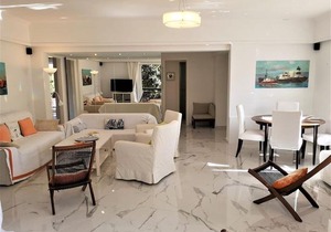 Cozy Three Bedroom Apartment in Varkiza