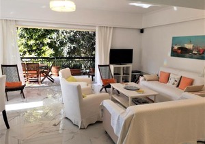 Cozy Three Bedroom Apartment in Varkiza