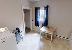 Cozy Uptown Gem: Perfect Location with Coffee!