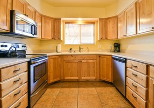 CW343 - Great downtown location with a private hot tub