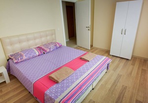 D-4. Mountain and Pool View, Free WiFi, Spacious