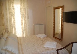 Daphnae House