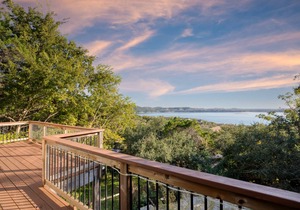 Dawson by AvantStay Serene Austin Home set Amongst nature w/ Pool, Hot Tub & Close to Lake Travis