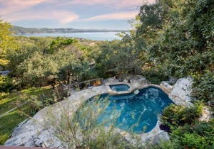 Dawson by AvantStay Serene Austin Home set Amongst nature w/ Pool, Hot Tub & Close to Lake Travis