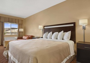 Days Inn by Wyndham Globe
