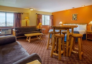 Days Inn & Suites by Wyndham Stevens Point