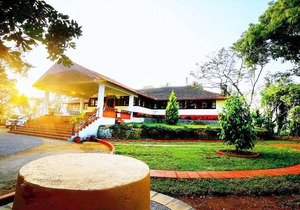 Deluxe Double Room In British Bungalow