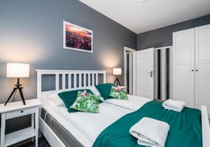 Deluxe Old Town Apartment by Noclegi Renters