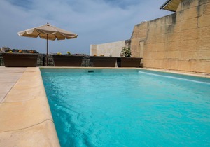 Deluxe room with Valley & Pool views