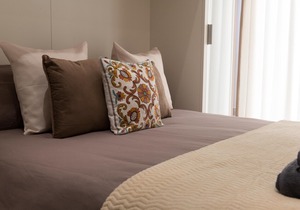 Deluxe room with valley & pool view