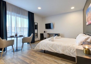 Deluxe Seaview Studio