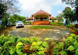 Deluxe Twin Room In British Bungalow