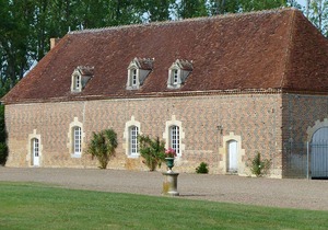 Dependance of a 16th century castle listed as an historical monument!