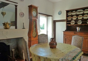 Dependance of a 16th century castle listed as an historical monument!