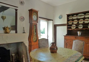 Dependance of a 16th century castle listed as an historical monument!