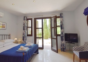 Detached 4 bedroom 4 ba Villa with Private Pool on the Golf Course with Sea View