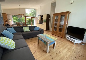 Detached bungalow(max 4 adults with 4 children)quiet location.