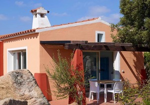 Detached villa with two bathrooms not far from the sea