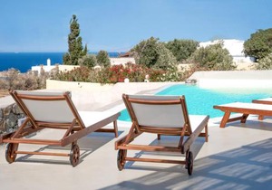 DIPOLIS luxury apartments Syros