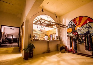 Distant Relatives Ecolodge & Backpackers