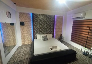 DJCI Apartelle Walk to Robinson & NE Pacific Mall 3 Min to SM Cabanatuan