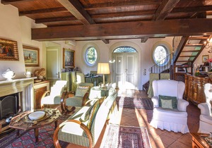 Do you live in a villa, or have you always wanted to? Then this vacation home is probably the right