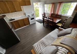 Dock Life Beach 1 - Cottage 1, Riverside 3 bedroom, 3 min walk to Beach 1