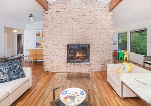 Dog-friendly lakefront house with private hot tub, outdoor pool, beach, WiFi