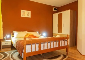 Donata (SNJ140) by Interhome