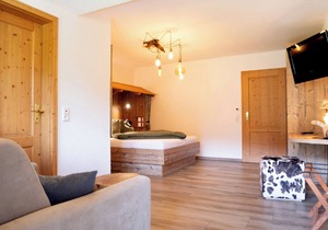 Doppelzimmer, 24qm, mit DU/WC und Balkon oder Terrasse
