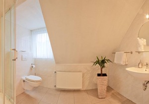 Double room, room 6 - Gästehaus Alexanderhof