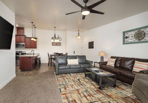 Downtown Moab Near Attractions! Bike Storage - Pet Friendly - Easy Parking